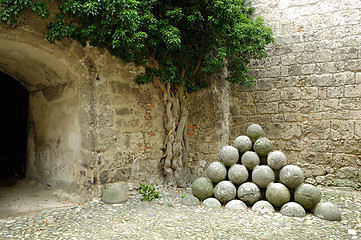 Image showing Pyramid of cannonballs