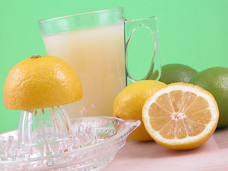 Image showing lemons squeezer