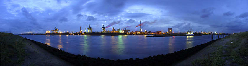 Image showing Steel works skyline