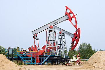 Image showing oil pumps