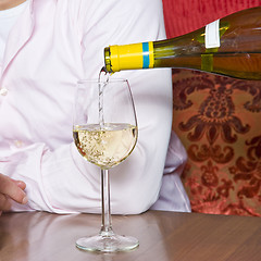 Image showing White wine