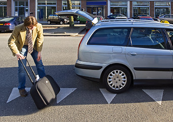 Image showing loading luggage