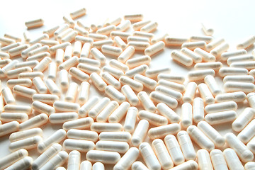 Image showing orange generic capsules