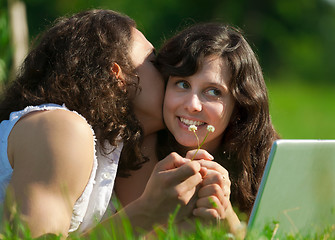 Image showing Kiss on the grass