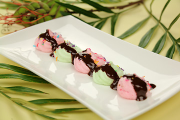 Image showing Mini Meringues