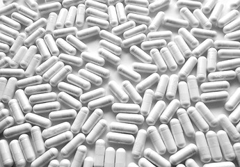 Image showing generic capsules white