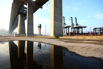 Image showing huge bridge near the container station