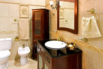 Image showing Classic bathroom