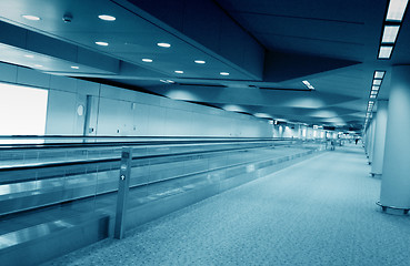 Image showing airport boarding gate moving walkway
