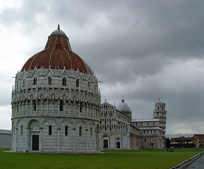 Image showing Campo dei miracoli and leaning tower in Pisa