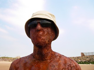 Image showing life-size statue on the beach