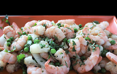 Image showing shrimp with peas and cauliflower