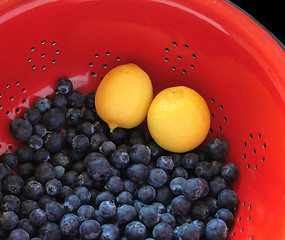 Image showing blueberries and lemons