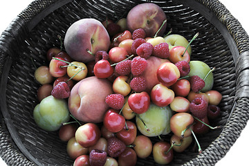 Image showing peaches, plums, raspberries, Rainier cherries