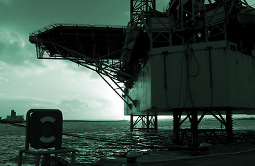 Image showing Oil rig silhuette