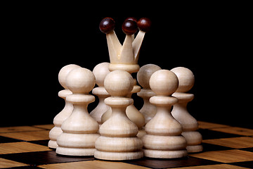 Image showing Queen and pawns