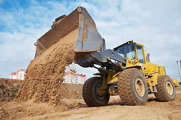 Image showing wheel loader at eathmoving works