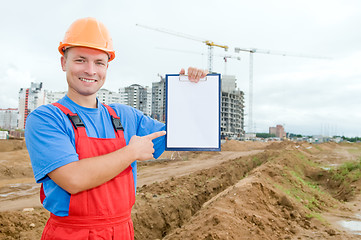Image showing Smiley builder with clipboard