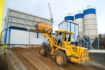 Image showing loader works at concrete plant