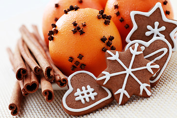 Image showing oranges and gingerbreads