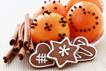 Image showing oranges and gingerbreads