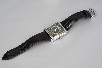 Image showing gold watch