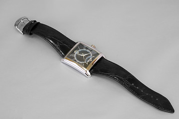 Image showing gold watch