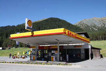 Image showing Shell station