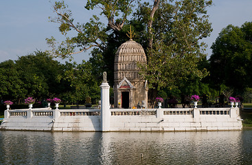 Image showing Buddhist shrine at Bang Pa In, Thailand