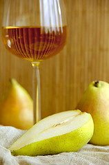 Image showing Drink and pears I