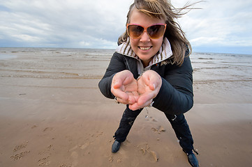 Image showing Adult woman at the sea