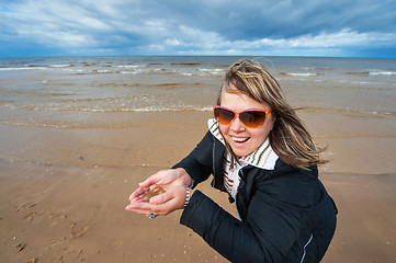 Image showing Adult woman at the sea