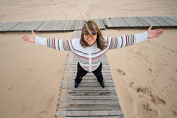 Image showing Adult woman at the sea