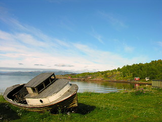 Image showing Aground Boat in Lofoten