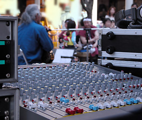 Image showing Street music show