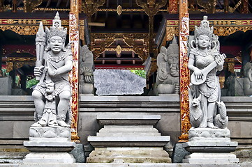 Image showing Hindu statues