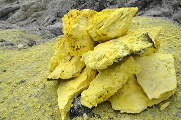 Image showing Sulphur stones