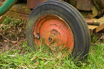 Image showing Red wheel