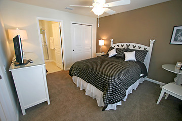 Image showing Queen Master Bedroom
