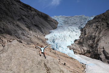 Image showing Female traveler