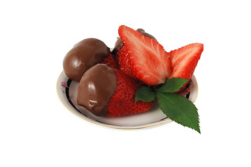 Image showing Strawberries in milk chocolate