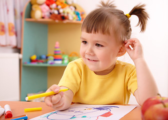 Image showing Little girl draw with felt-tip pen