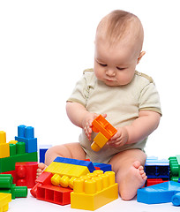 Image showing Little boy with building bricks