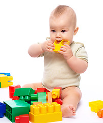 Image showing Little boy with building bricks