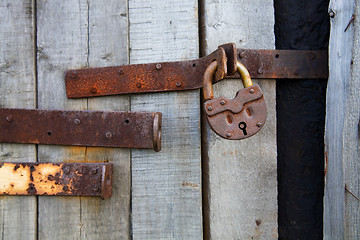 Image showing Old rusty padlock