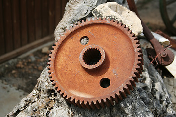 Image showing rusty  Gear