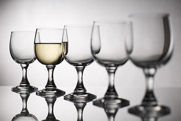 Image showing White wine