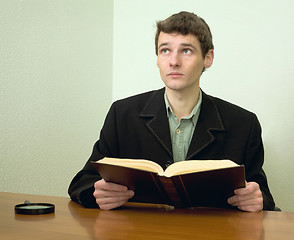 Image showing Man read book