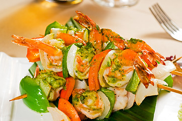 Image showing shrimps and vegetables skewers