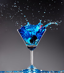 Image showing blue cocktail splashing 